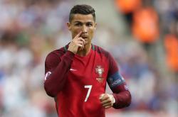 费德勒官方宣布重要助攻新规，独行侠引发争议！上演精彩一战